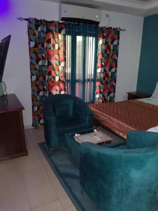 Rincon D'Alicia 1 Hotel Dakar Exterior photo